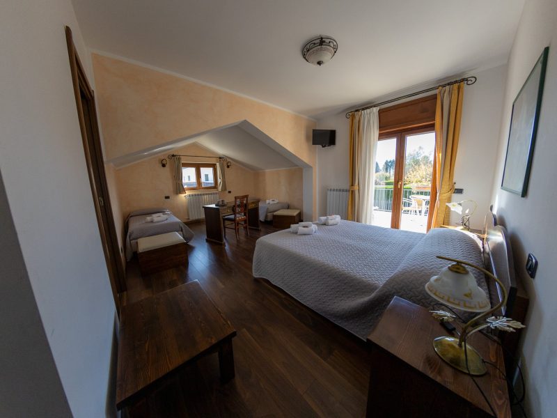 Camera Quadrupla Standard con terrazzo, River Hotel