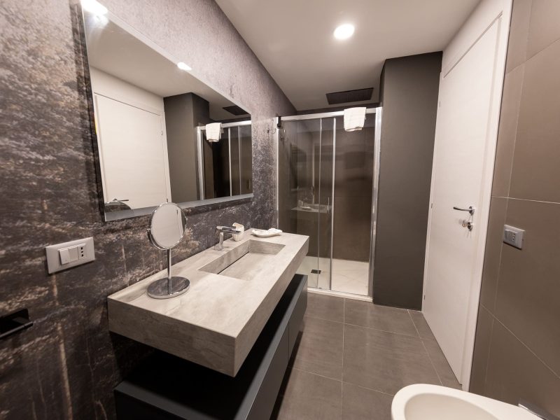 Bagno della camera matrimoniale superior, River Hotel 3